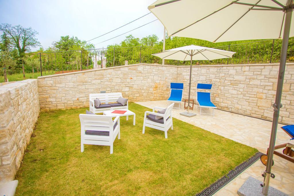 Villa Lara Karojba Номер фото
