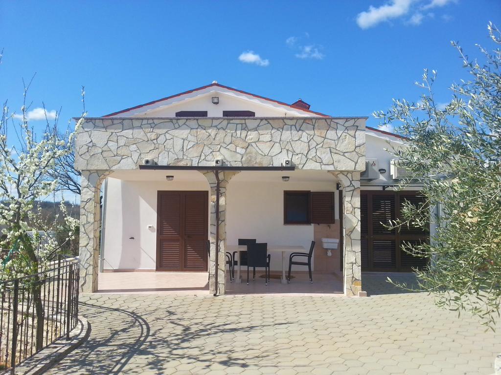 Villa Lara Karojba Номер фото