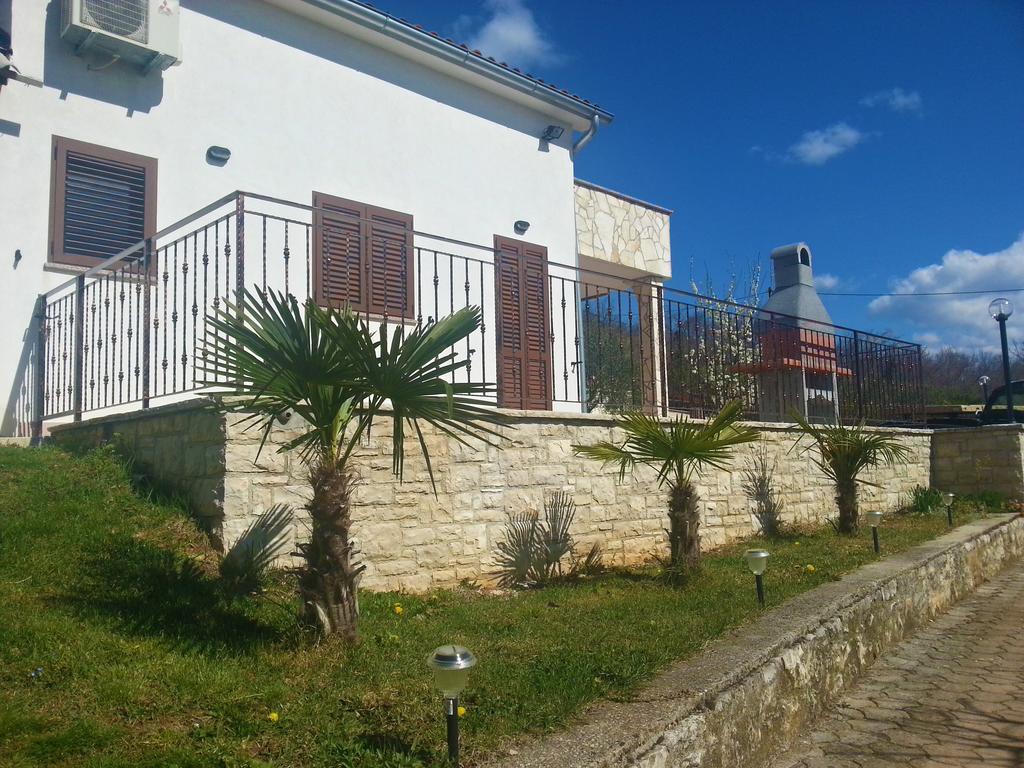Villa Lara Karojba Номер фото